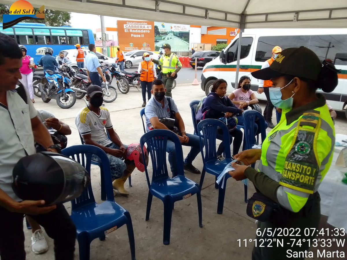 RUTADELSOLII's tweet photo. Iniciamos actividad de prevención vial en Santa Marta - Rodadero, donde tu prioridad es APASIONATE POR LA VIDA, en esta oportunidad los actores viales son los moto taxista y peatones.
RESPETANDO LAS SEÑALES DE TRANSITO TE APASIONAS DE TU VIDA... https://t.co/4Et0a8bwkE