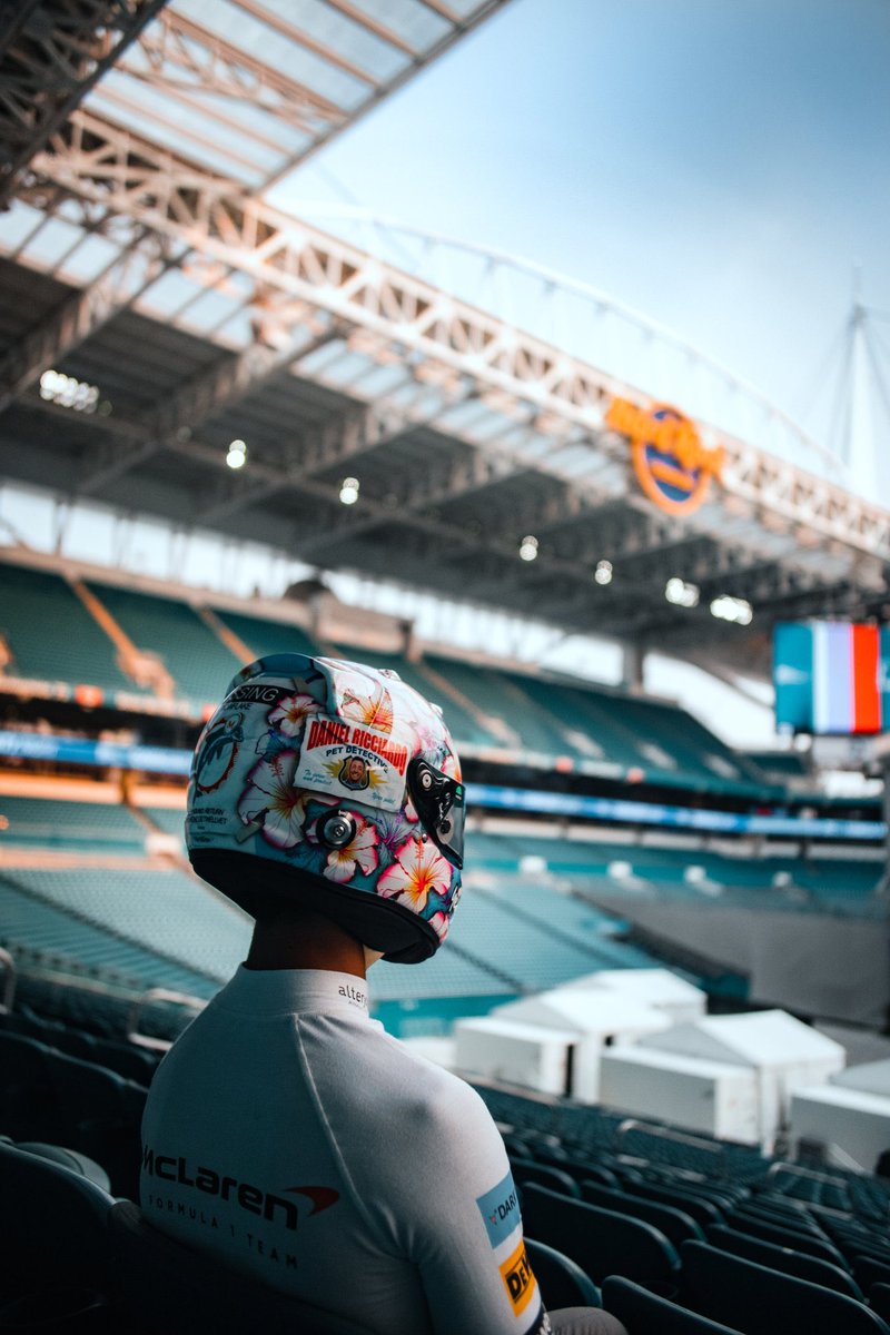 JoePompliano's tweet photo. Daniel Ricciardo is rocking an Ace Ventura themed helmet for the Miami Grand Prix, and it’s incredible 🔥 https://t.co/6ST78o5kyo