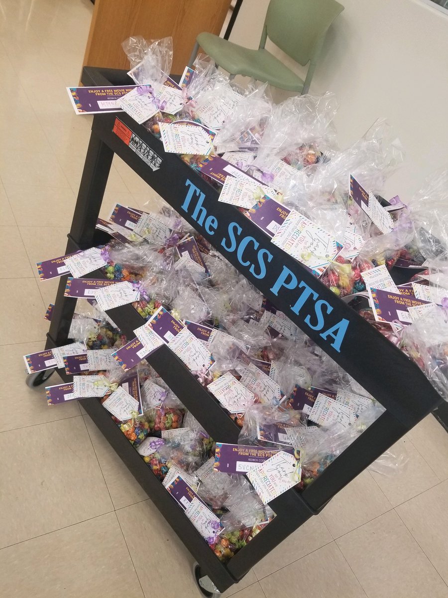 scs_ptsa's tweet image. Hey SCS teachers, be on the lookout for some delicious popcorn from @TheMadPopper and treats from @nothingbundt cakes. Happy Friday! #SCSTAW2022 #ThankATeacher