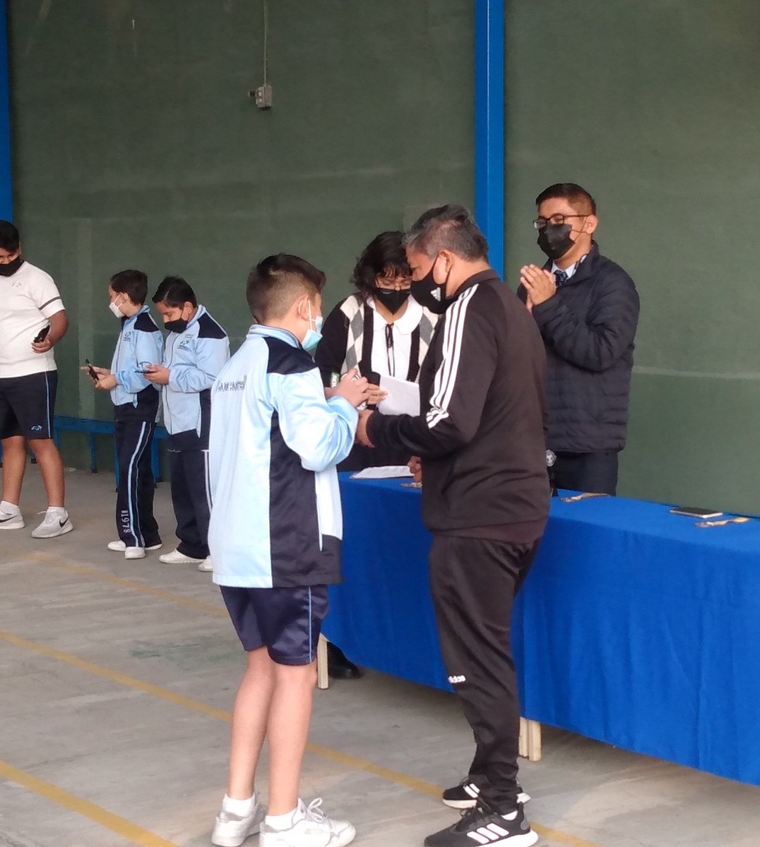 MayoralItxchel's tweet photo. Hoy nuestros alumnos fueron reconocidos por su participación en actividades deportivas puesto que el desarrollo integral implica cultivar la mente pero también el cuerpo https://t.co/ss2nbMHY62