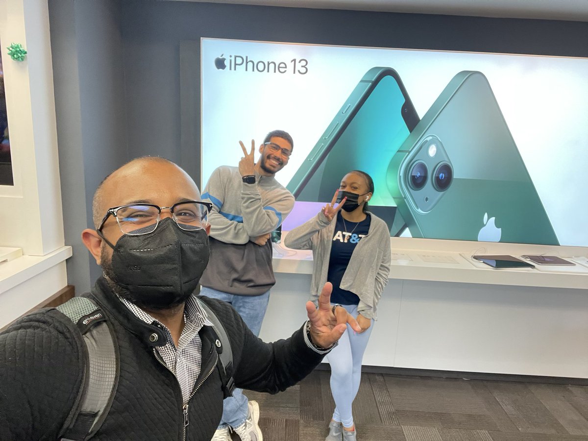 Awesome visit at the Park Avenue store yesterday! This team is going to take protection to the 🌙 ! #protectadvantage @OneNYNJ @Niicky4750 @JuanGNYC