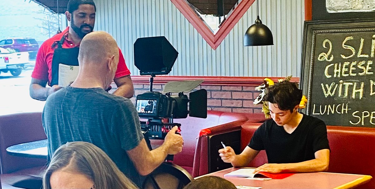 KathySanders111's tweet photo. BTS of “Savannah & Pepperoni” TV Series Pilot🎬😃💞
@mikefoxcreative @afoxauthor
#tvpilot #pilotsession #producer #casting #setlife #actress https://t.co/5yDHJEMQFS