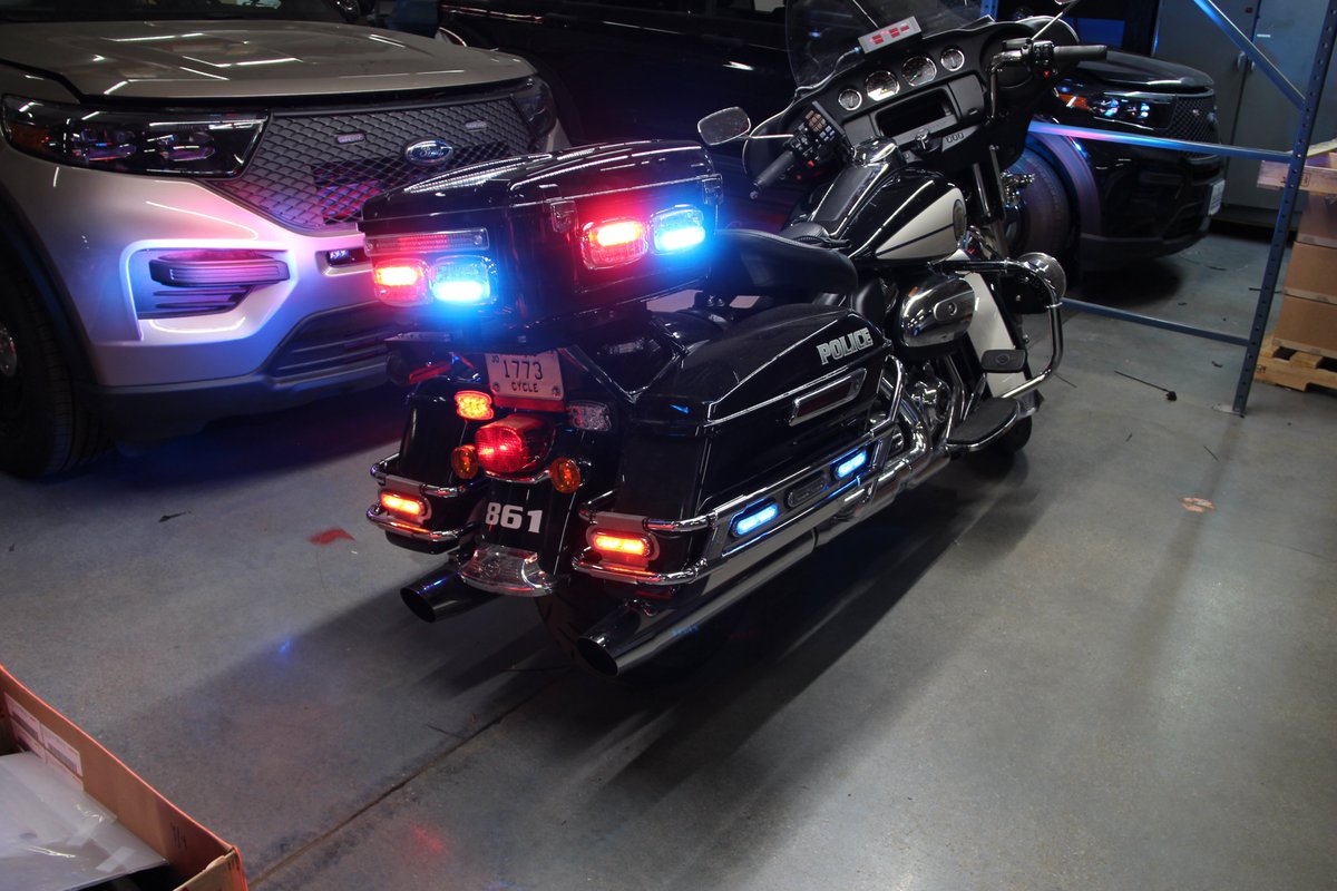 911 Custom tweet media