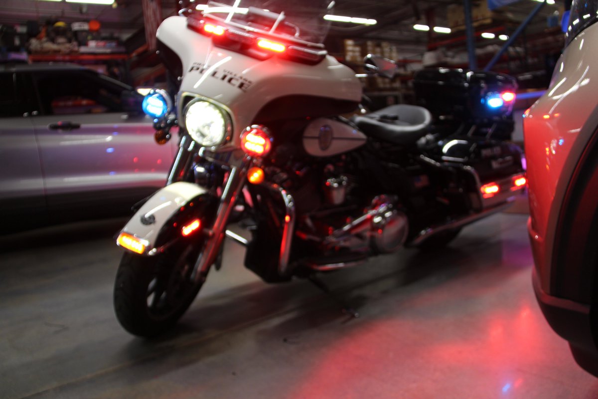 911 Custom tweet media