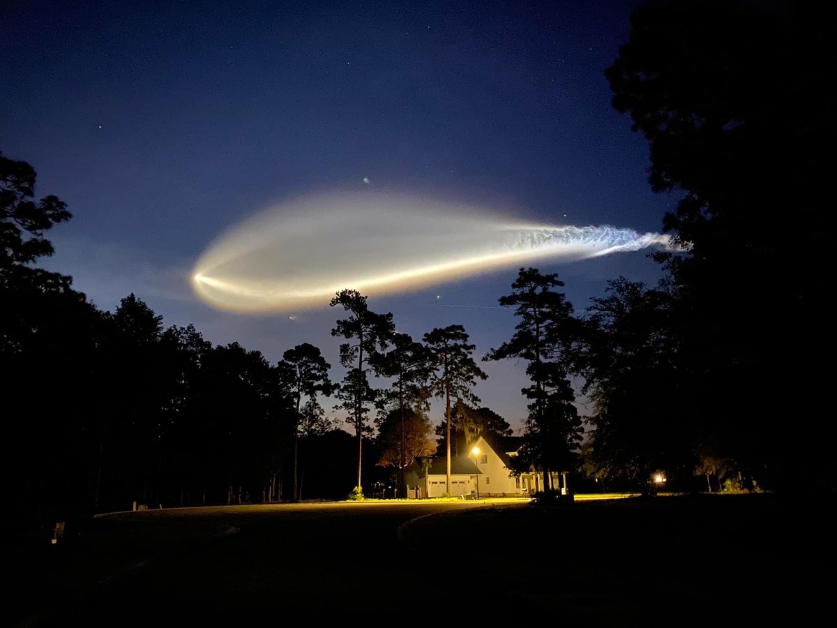 BishopRayGarner's tweet photo. Space X launch over our house in Waverly, GA https://t.co/Xv8KscKTUT