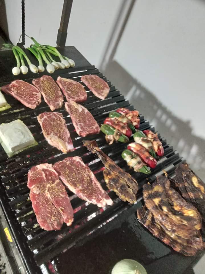 7612_tyson's tweet photo. @itfuente @AsiEsMonterrey @YEdebaldo @men_monterrey @ELMASRAYADO11 Pinche mugrero de carne eso es tener jodidencia en el bolsillo, y qe chingados tiene si no hay agua mientras allá buena carne lo de mas nos vale madre, mira pendejo  esos son buenos cortes  de carne pura agüita norteña baboso ,no tus pinches calzones agujerados https://t.co/SFas8v44vU