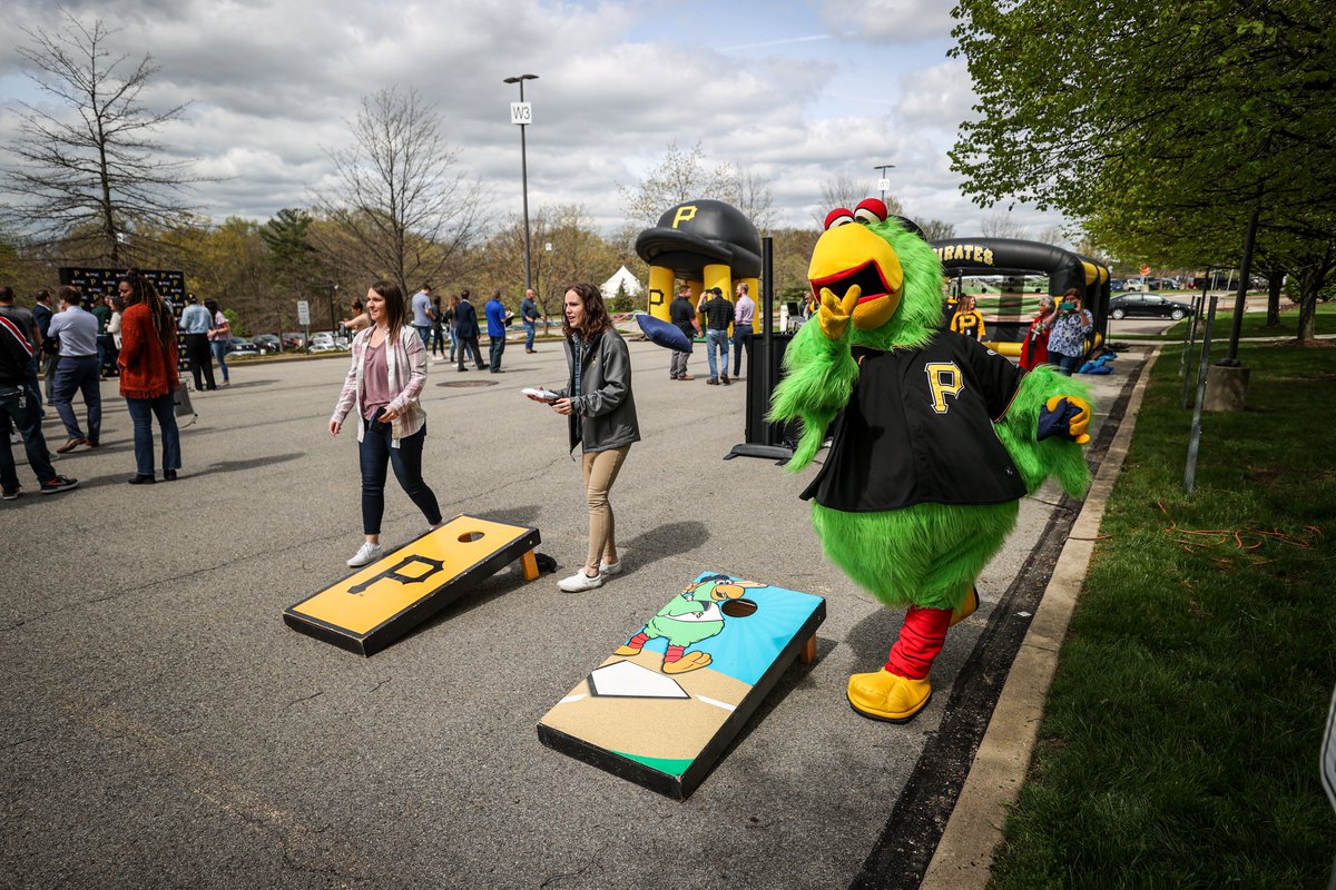 PiratesPartners's tweet photo. Yesterday we helped our corporate and community partner @FedEx Ground welcome employees back to the office.

FedEx Ground teammates were showered with Pirates memorabilia, tested their batting skills, and even got to run against the Pierogies! https://t.co/UIASDhRvZL