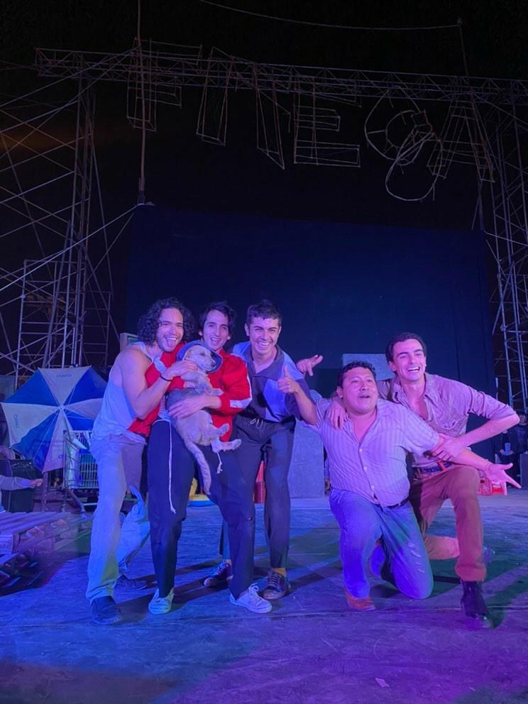 SergioArmasgo's tweet photo. Hace dos días estuve haciendo #LosInocentes en #Fiteca 2022 (Comas) Hacer teatro en calle nos llenó de adrenalina. Qué rico carajo. Gracias gracias graciasssss 🔥🔥🔥🔥 #oswaldoReynoso #caradeAngel #teatroperuano #literaturaperuana https://t.co/IkM6vJHs3X