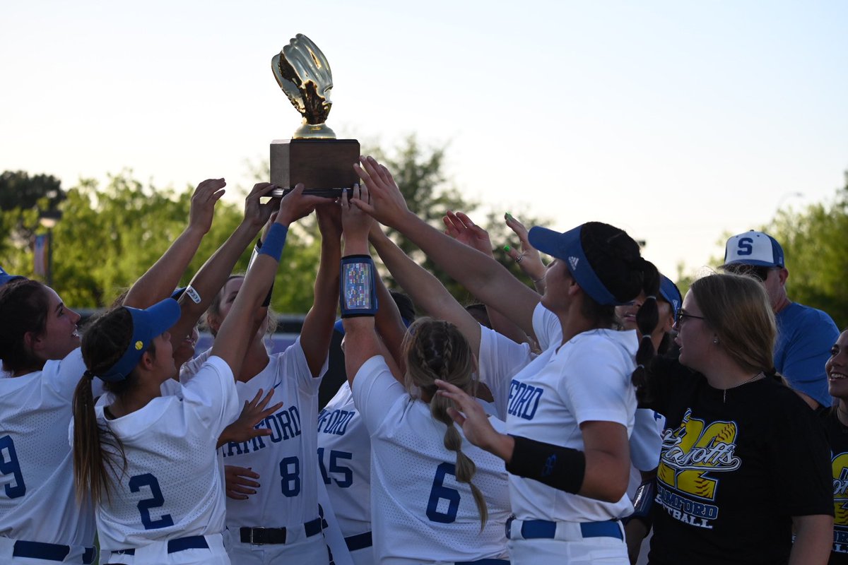 AREA CHAMPS 🥎🏆 
Lookin clean in those new unis🤩 #icey #BTTW #WinAsOne #RTR