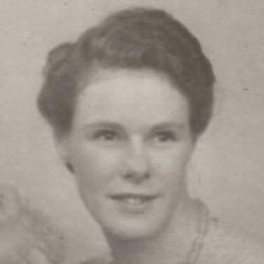 DianaEdenDesign's tweet photo. #MothersDay makes me sad. My #mother has been gone 47 years. No kids either for me. But I treasure my #neices and #nephews and "adopted"kids, students, mentees. #Love to all. https://t.co/TjSpGuImEy
