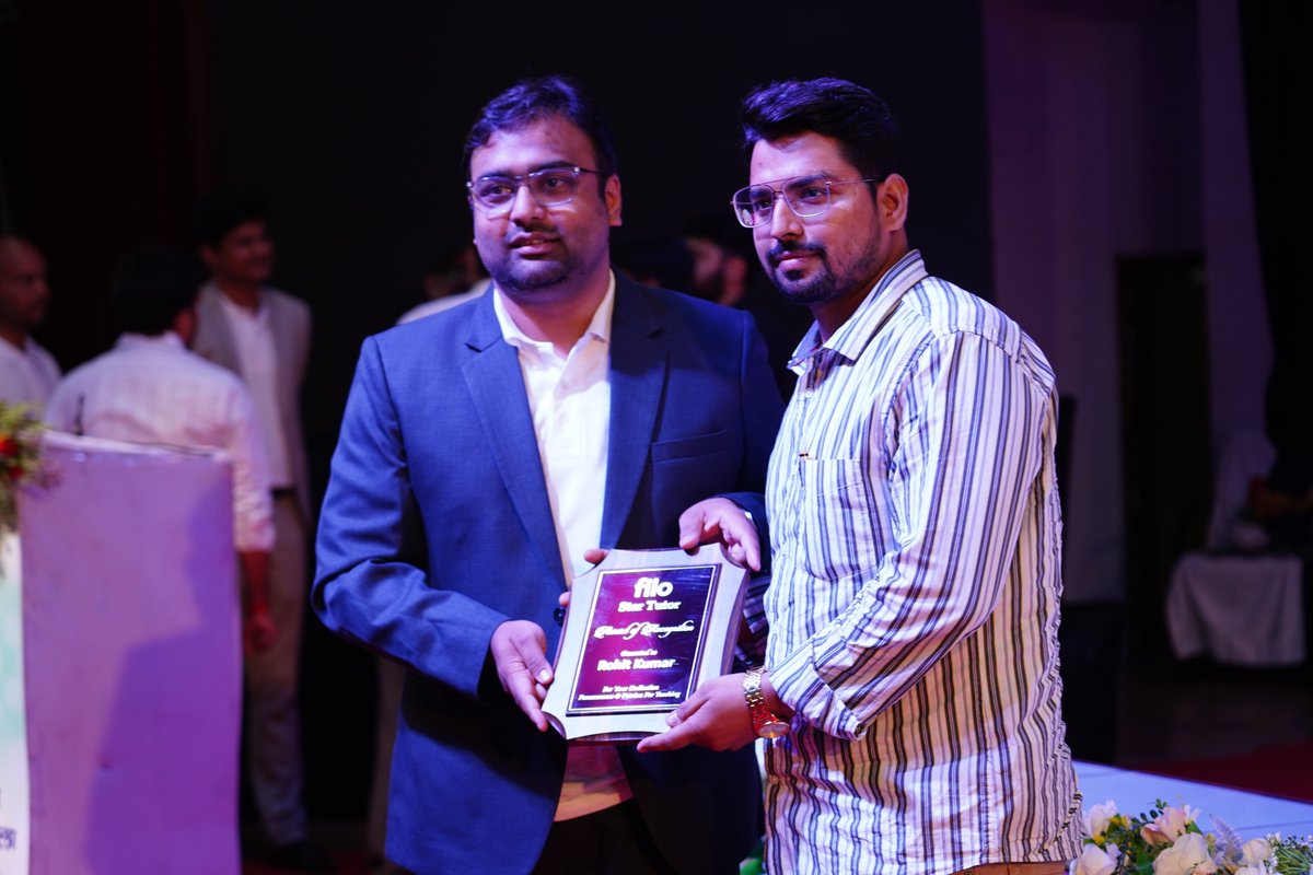 askfilo's tweet photo. It's time we recognise the Star Teachers from Bihar - Nibha Sharma, Rohit Kumar and Ajay Kumar, thanks to our teachers we are able to serve the students as efficiently and as effectively as we do.
-
#AskFilo #FiloForBihar https://t.co/OWrVrdny7h