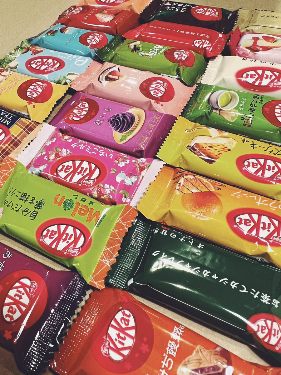 ご当地キットカットを貰ったんだけど、キットカットってこんなに種類あんの！？

めっちゃワクワクするじゃん！

#キットカット #GOTOCHIKITKAT