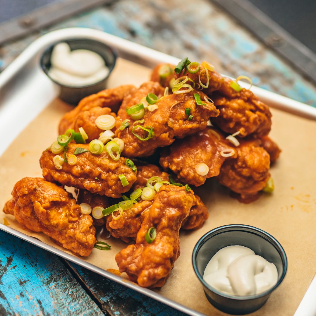 All Wednesday every Wednesday. All You Can Eat Wings for 12€! Booking available via our website. 

#wingswednesday #allyoucaneatwings