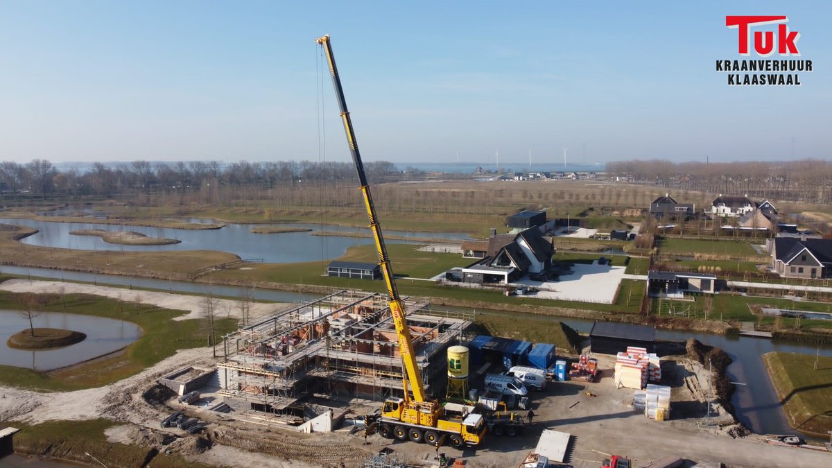 tukkraanverhuur's tweet photo. Vanuit de lucht met Gertjan Van Wijgerden.

Onze Liebherr staat hier in onze mooie polder werkzaamheden te verrichten voor een van onze trouwe klanten.

Gertjan, bedankt!

Fijn weekend allemaal!

#Tuk #TakelTuk #TukKraanverhuur #Liebherr #LTM1100 #trouweklant #fijneopdrachtgever https://t.co/kLQM4aWH5t