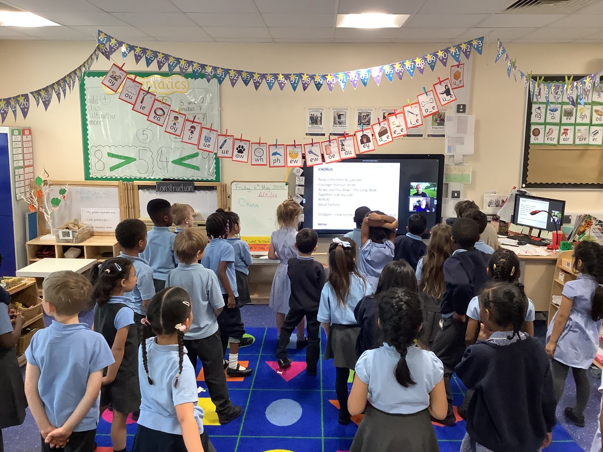 PrimaryWoody's tweet image. Woodmansterne children LOVED joining in with the launch of the Platinum Jubilee Song 'The Long Walk' by the wonderful @bardenmusic and @jpmanwaring 
We can't wait to celebrate and JUBILATE with a Big Sing in a few weeks! @WoodyMusicians #PlatinumJubilee