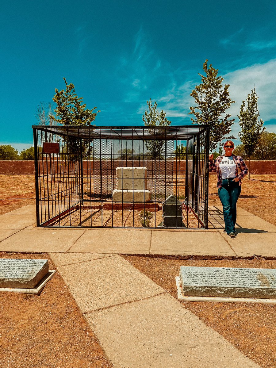 LucieTigerMusic's tweet photo. Here’s your girl at Billy The Kid’s grave in Fort Summer, NM, getting some dust on her boots. #ontheroad #newmexico #billythekid #fortsumner https://t.co/Rbr47LKp64