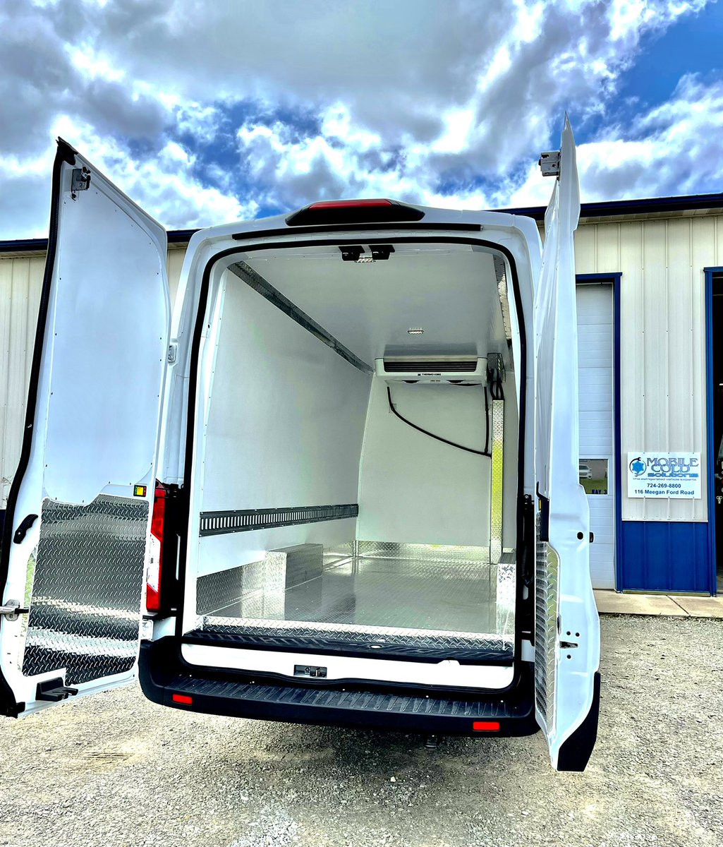 MobileColdSol's tweet image. Another @Ford Transit 148” extended wheelbase T350 cargo van upfit with our insulation package and a @thermoking V320 refrigeration unit with electric standby. Aluminum tread plate floor, LED lighting package, 2 rows e-track.
