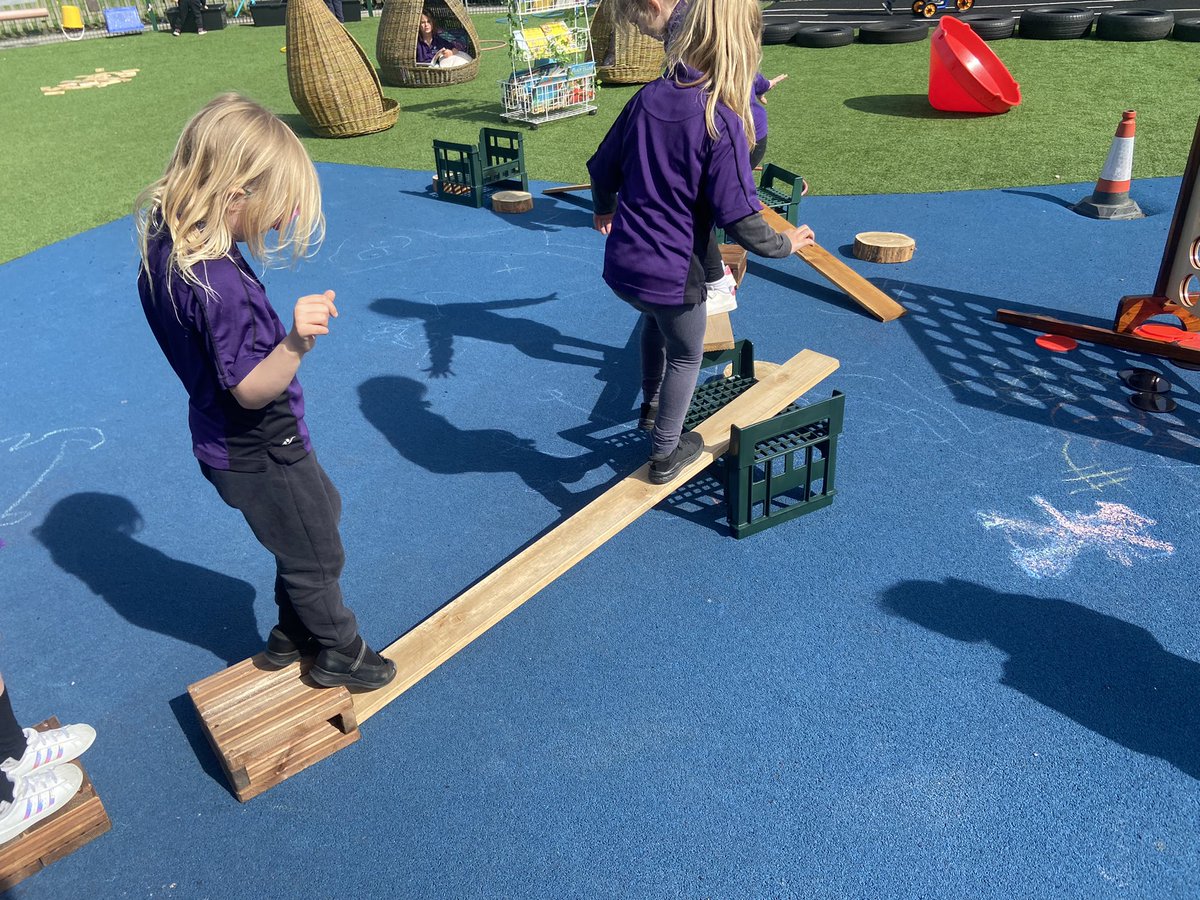 MansfieldGAT's tweet photo. We have been enjoying our outdoor classroom in the sunshine today. Mr Jane came to join in the fun #reading #writing #teamwork #turntaking #communicationandlanguage https://t.co/TAr5Li8fKS