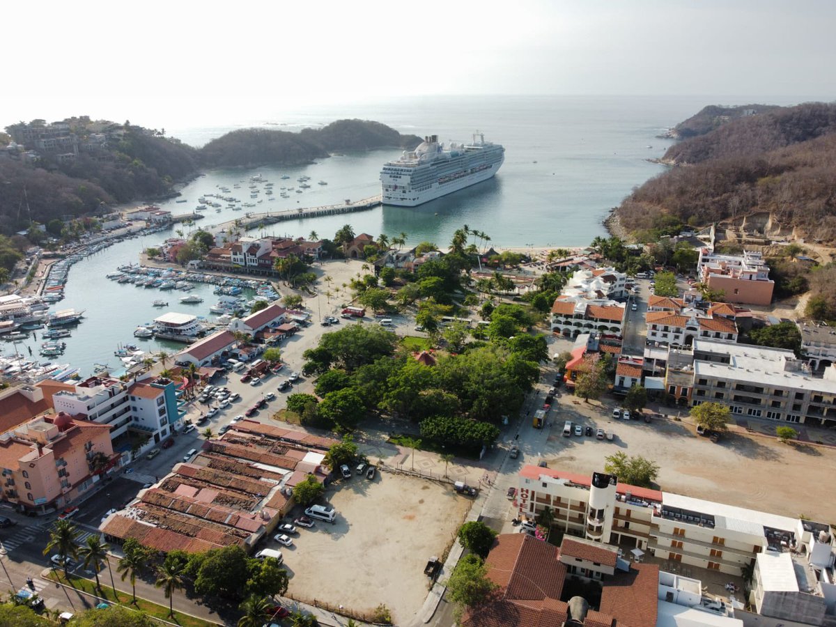 PpFigueroaH's tweet photo. 2/3
Amarró en el muelle a las 8:00 horas, con 1,136 pasajeros y 884 tripulantes, procedente de Puntarenas, Costa Rica; permanecerá en el puerto hasta las 17:00 horas, teniendo como próximo destino: Puerto Vallarta, Jalisco. https://t.co/I8acAyvIwR