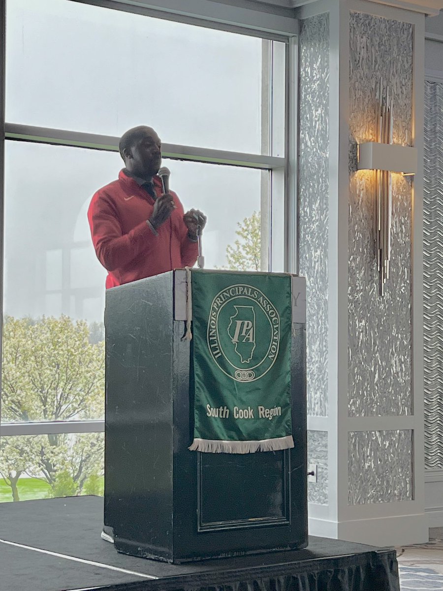dr_aherne's tweet photo. @MarcusJBelin Dr. Belin keynoting our IPA South Cook Student Recognition Breakfast. @ilprincipals #scipa https://t.co/ILEDHml0hN