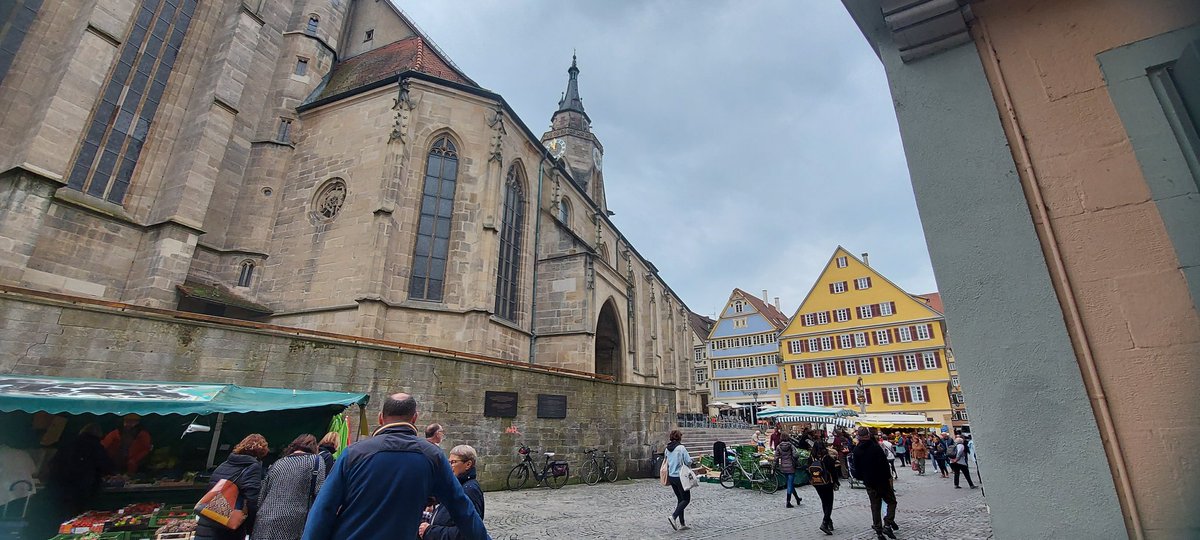 _Laurotah's tweet photo. de excursión en Tübingen! aunque el día estaba un poco oscuro, por suerte hemos podido dar un paseo sin lluvia ☺ #KA1EOIAlcalá #MiErasmusPlus @alcalaidiomas https://t.co/aZTL2zsfWt