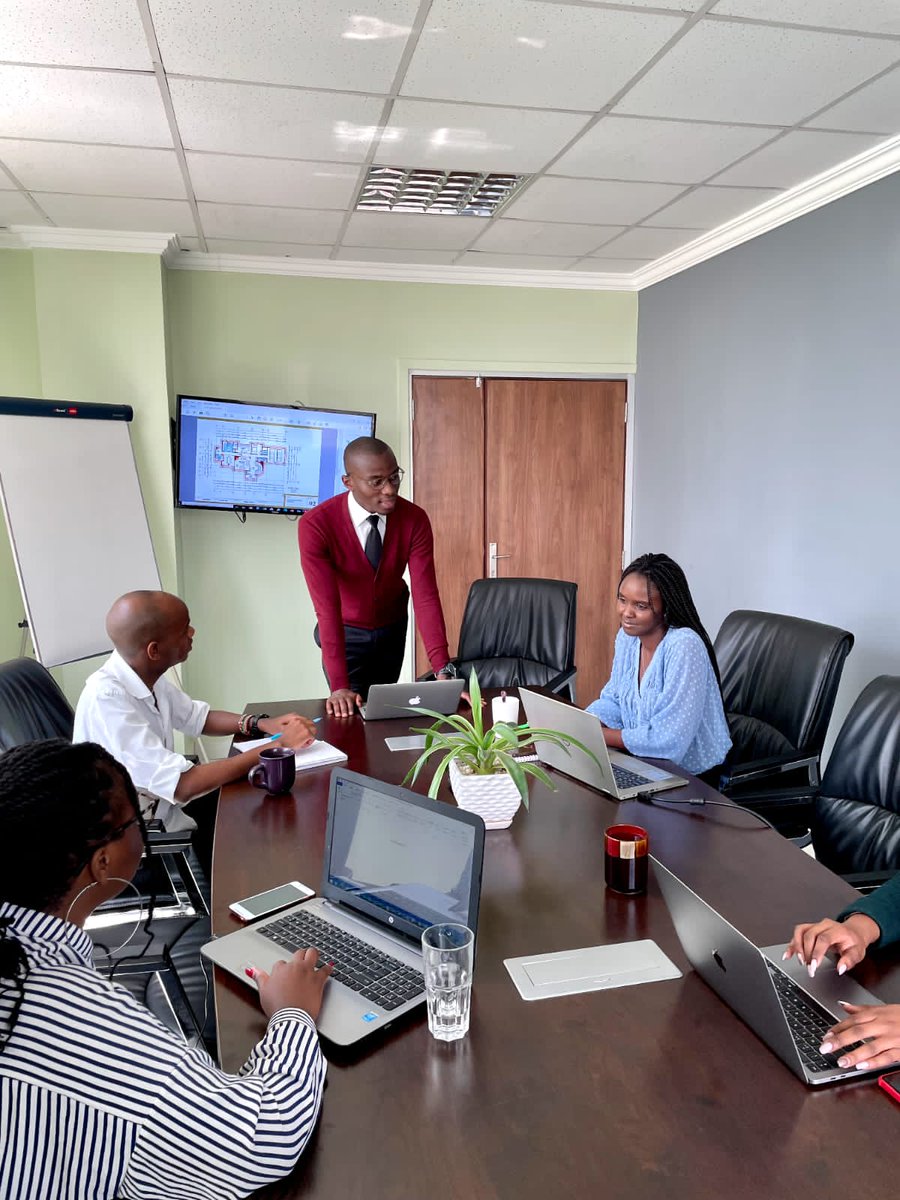 letiloioffices's tweet photo. Versatile space for meetings, interviews and small team away days in a formal setting. At Kshs 2,320 per hour, book our boardroom and enjoy fast internet and zero interruptions.

 #boardroom #meetingroom #teleconferenceroom #meetingspaces #workspaces https://t.co/oesIY6fb9X