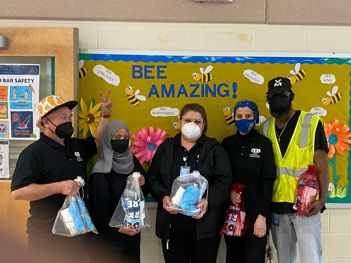 SamuelWTuckerES's tweet photo. Today we celebrate School Lunch Hero Day. Thank you to our super kind Cafeteria staff, who meet every child at Tucker on a daily basis! π―
Thank you to Ms. Cecilia, Ms. Senait, Ms. Khadija, Mr. Rahid and Mr. Karolem! π
#SLHD22 #SchoolMeals #TuckerTigers https://t.co/DDvCW8f7P4