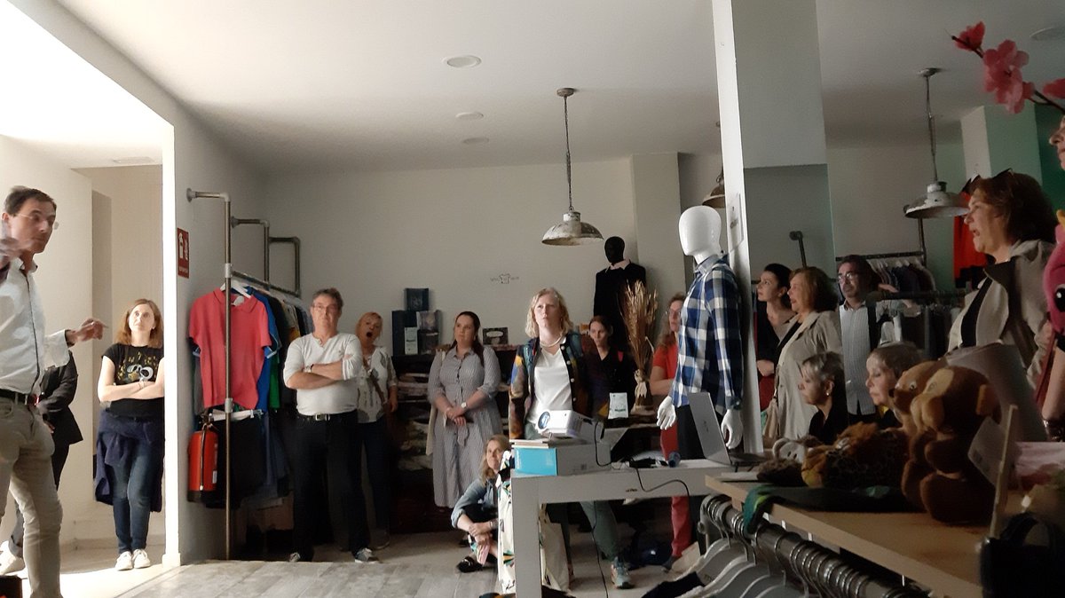 At #modare the second hand shop is so well designed and has super qualitative items : families with financial issues are not ashamed to come.