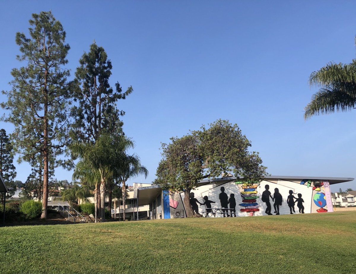 danadriggs's tweet photo. What a beautiful morning ⁦@laspositaslions⁩ 🦁! Have a wonderful Friday everyone! #lhcsd #ibpyp https://t.co/CEeWKCb179