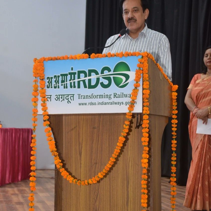 RDSOLucknow's tweet photo. To commemorate the “Azadi Ka Amrit Mahotsav”, Vigilance cell of RDSO has taken an initiative and organized Vigilance Seminar on 06.05.2022 to create awareness among Officers &amp; Staff of RDSO under the able guidance of Shri Sanjiv Bhutani, Director General of RDSO. https://t.co/QOs8Iieb4s