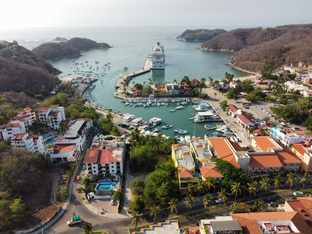 PpFigueroaH's tweet photo. 3/3
El @gobhuatulco a través de la Dirección de Turismo, en coordinación con diferentes áreas del gobierno municipal, dependencias estatales y federales, implementa un operativo de recepción para garantizar que la visita de los cruceristas sea una experiencia segura y placentera. https://t.co/ANBhEnKJKy
