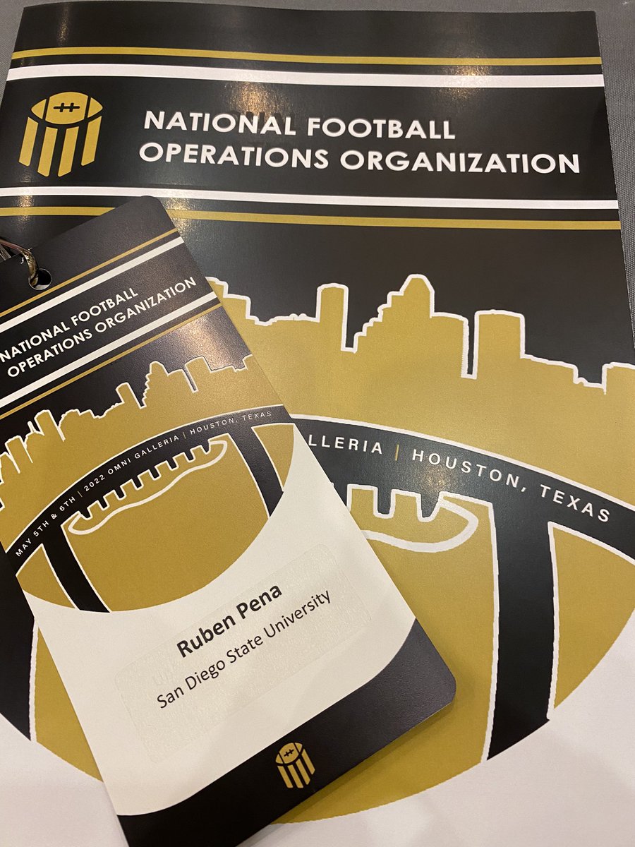 rubenpena_2's tweet photo. Excited to be in Houston learning from industry leaders! #FootballOps https://t.co/LuicsgzFlu