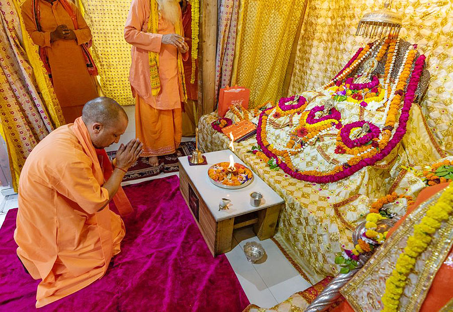 myogiadityanath's tweet photo. राम काजु कीन्हे�� बिनु मोहि कहाँ बिश्राम... https://t.co/dxMclOR5CA