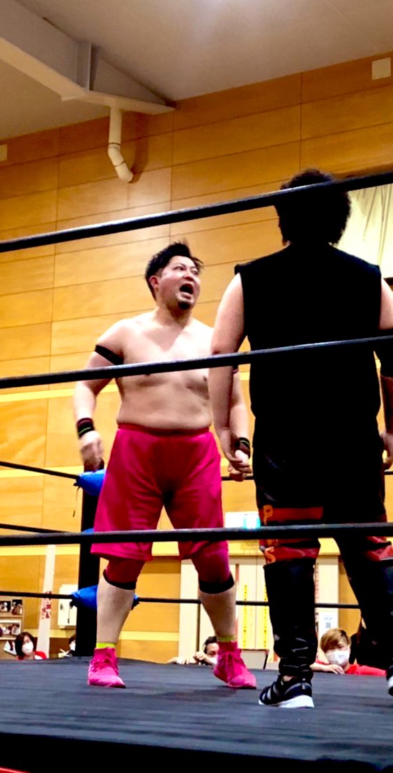 バンコ@苺プロレス tweet media