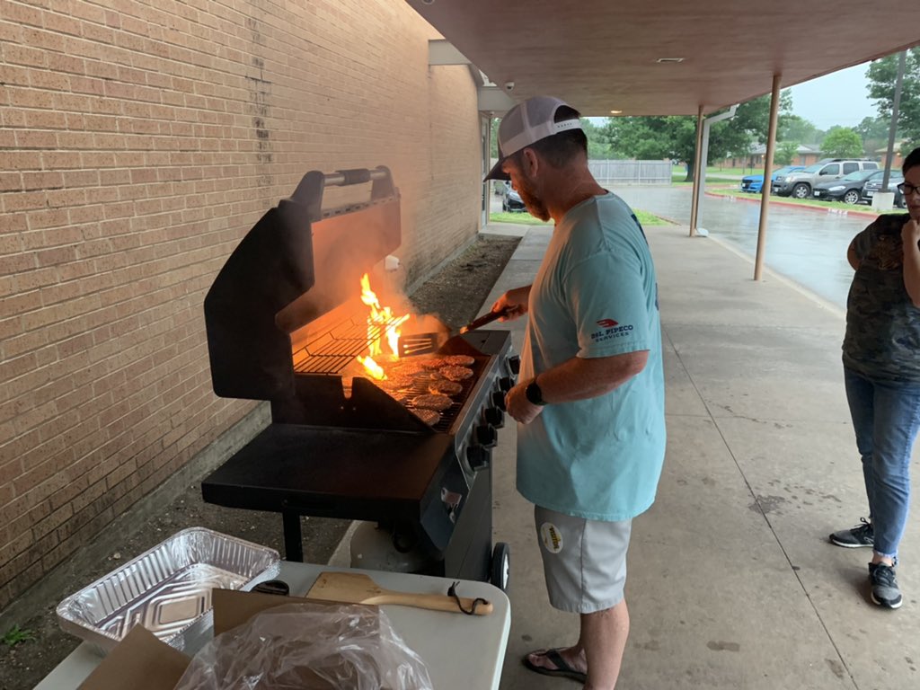 Thanks to Ms. Hill’s husband who braved the storm on yesterday to cook our burgers for Teacher Appreciation Week at Carroll Elementary!