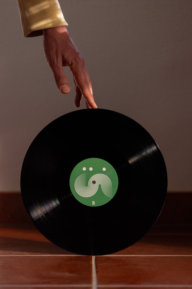 cocinaural's tweet photo. ¡Tenemos disco! E-M-O-C-I-Ó-N 👏
Y lo presentamos el 14 de mayo a las 18.30 h en la @FundacionRBoti en Córdoba. 15 temas creados por las/os participantes de #Cocinaural. Editado por #foodandsoundrecords. Tendremos copias gratuitas para distribuir. Os esperamos🖤 #ArtforChange https://t.co/O7c73FngO1