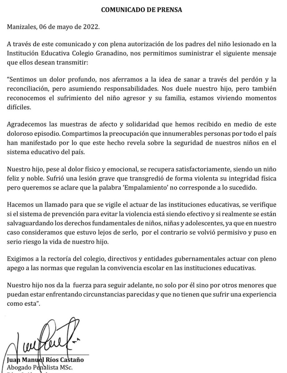 #colegiogranadino Que daño hacen aveces los periodistas! <a href="/WRadioColombia/">W Radio Colombia</a> <a href="/rcnradio/">RCN Radio</a> <a href="/RevistaSemana/">Revista Semana</a> Visibilizar un problema mundial e indiferente a la condición social, como es el matoneo no significa vender con mentiras! No se dan cuenta que con sus maneras profundizan el problema