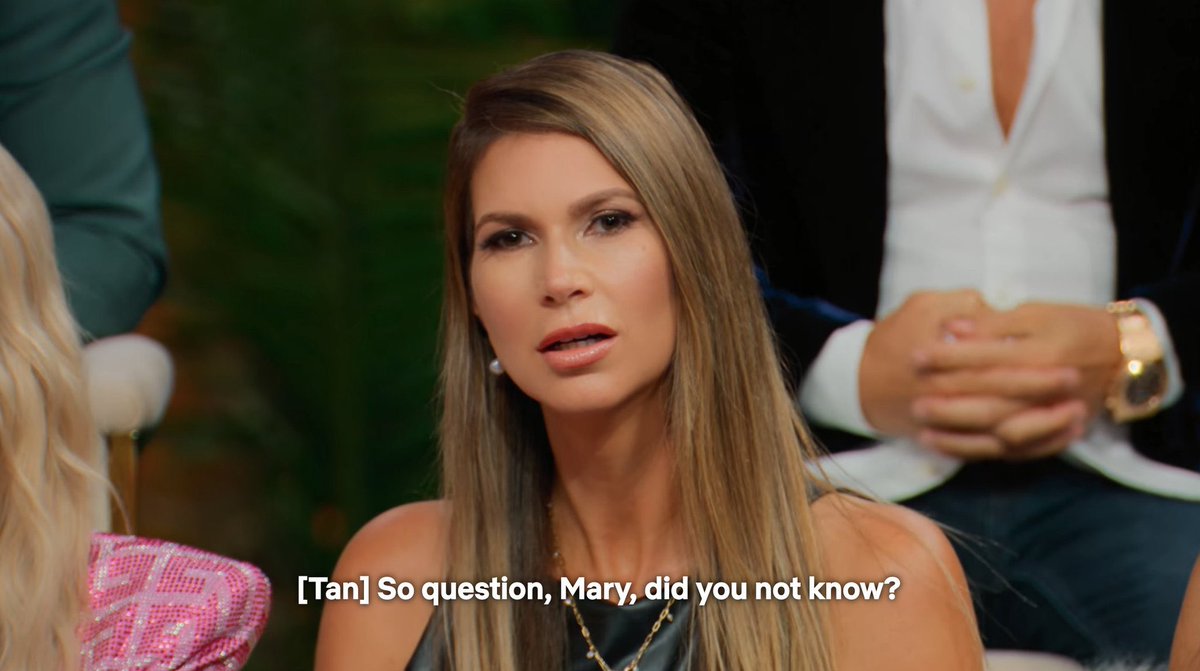 colormeloverly's tweet photo. The best part of the reunion is 100% maya’s reaction to chrishell dating g flip i cannot #SellingSunset https://t.co/5oVvFwywV6
