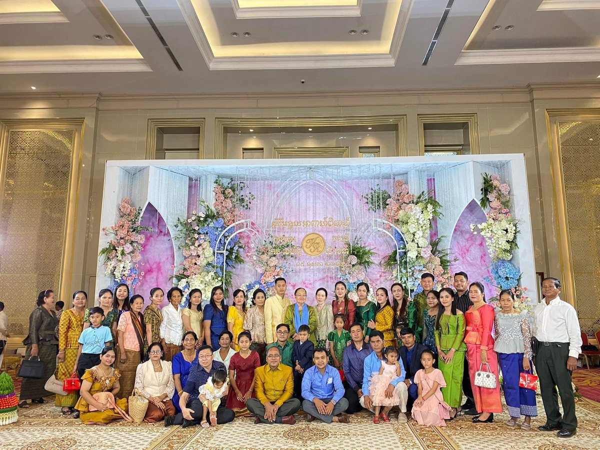MuenMuth's tweet photo. គ្រួសារចៅកេត https://t.co/HYL8hEEJN9