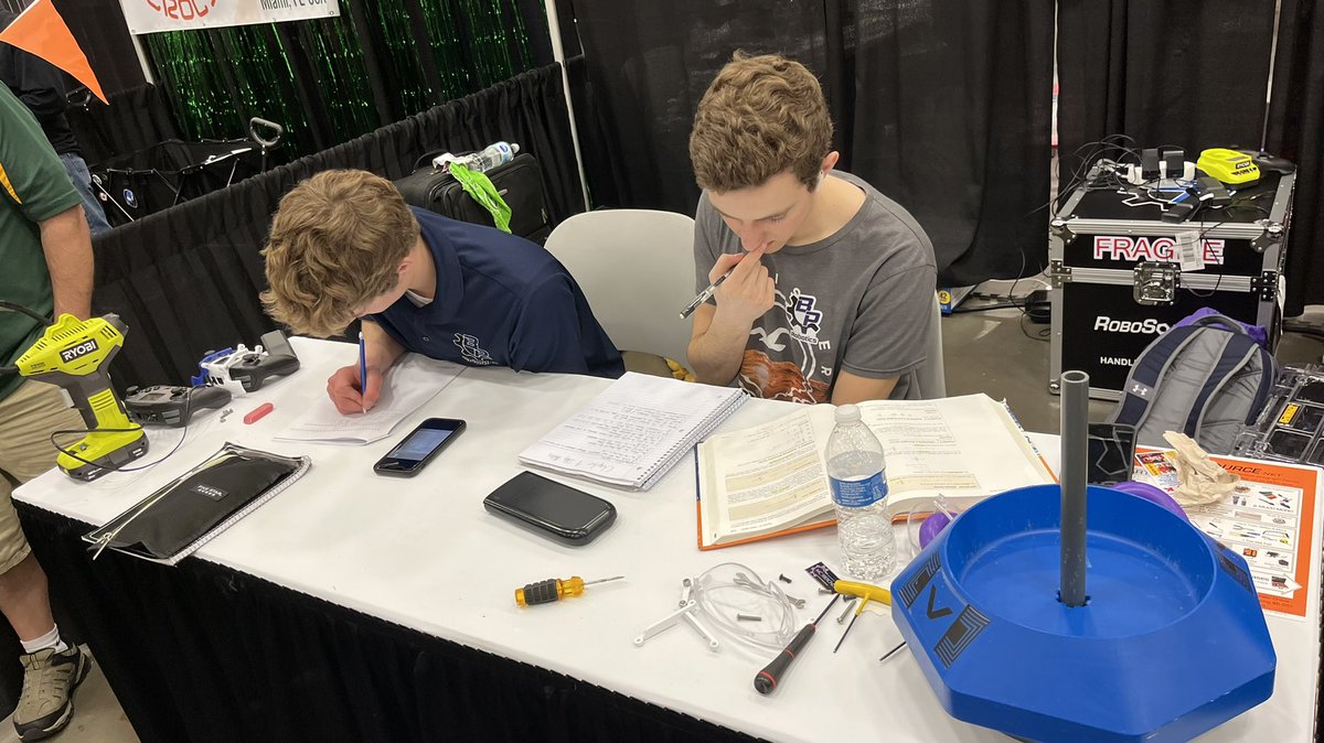 BayPortRobotics's tweet image. Doing homework between matches.