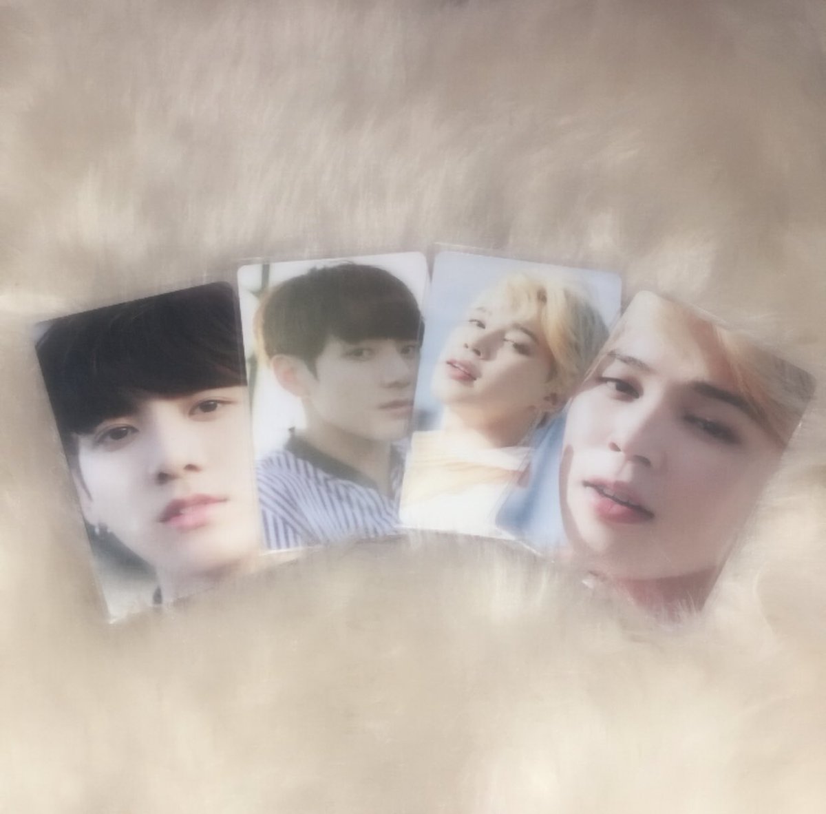 fantasyjnjk's tweet photo. κ° ΚπΙ : #kkmnhauls β’ #kookminproofs κ±
α₯«α‘ : @jkkhaul
ΛΛΛ tysm for bringing home jikook dicon 101 set !! and also thank you for the freebies esp taehyung seasonβs 2022 greeting pc γ
γ
i love it so so much <3 ΛΛΛ https://t.co/kRtgiwqo9D