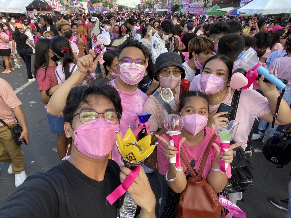 il131Jc0upshimi's tweet photo. #pokpokstanforleni #vipforleni #blackjackforleni #innercircleforleni #ikonicforleni #blinkforleni #teumeforleni #mydayforleni #ahgaseforleni #stayforleni #fantasyforleni #multistanforleni #IpanaloNaNa10to
Di na kaya ng kamay ko pls ahahahahahah https://t.co/Xj6mMZssf9
