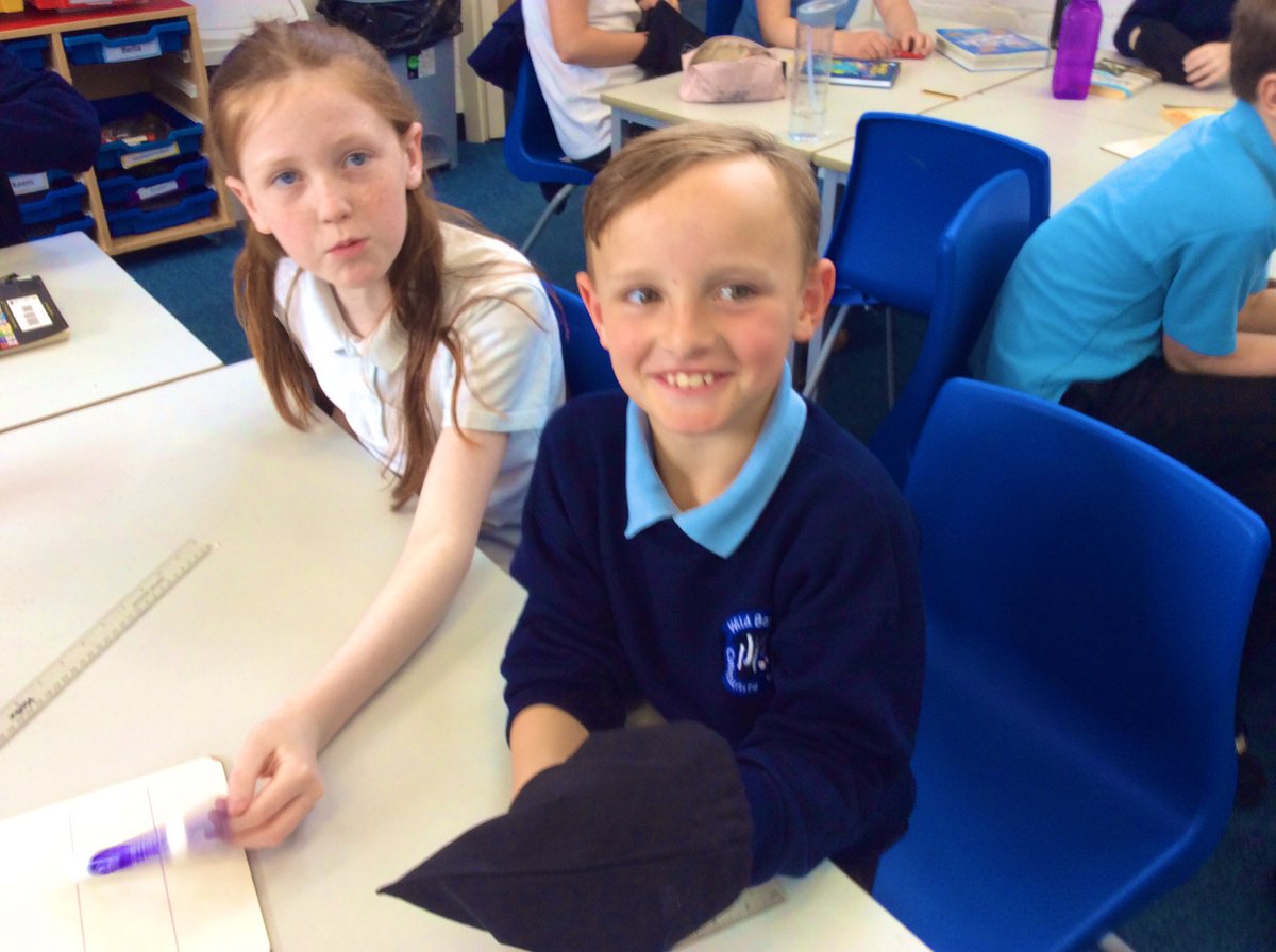 _misscorcoran's tweet photo. In Science, we have been using ‘feely bags’ filled with lots of different materials and we tried to identify them by describing their properties. We then tested each material for magnetism, transparency, flexibility and permeability. https://t.co/tW6Dnp0lDD