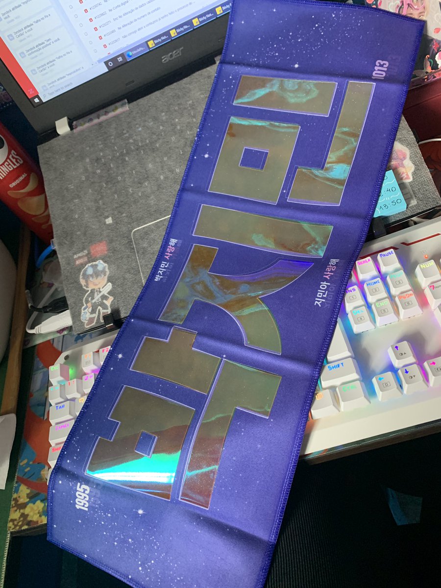 dilukathy's tweet photo. Feedback positivo pra @broccolimbr pela venda desse slogan do Jimin ♥️
Ele chegou super bem embalado e protegido. Ela foi me avisando de todo o processo de envio pela dm. 
Ele é tão macio, lindo e enorme que dormiria abraçada nele. 
Obrigada amg 💕 https://t.co/keHuTYjCNR