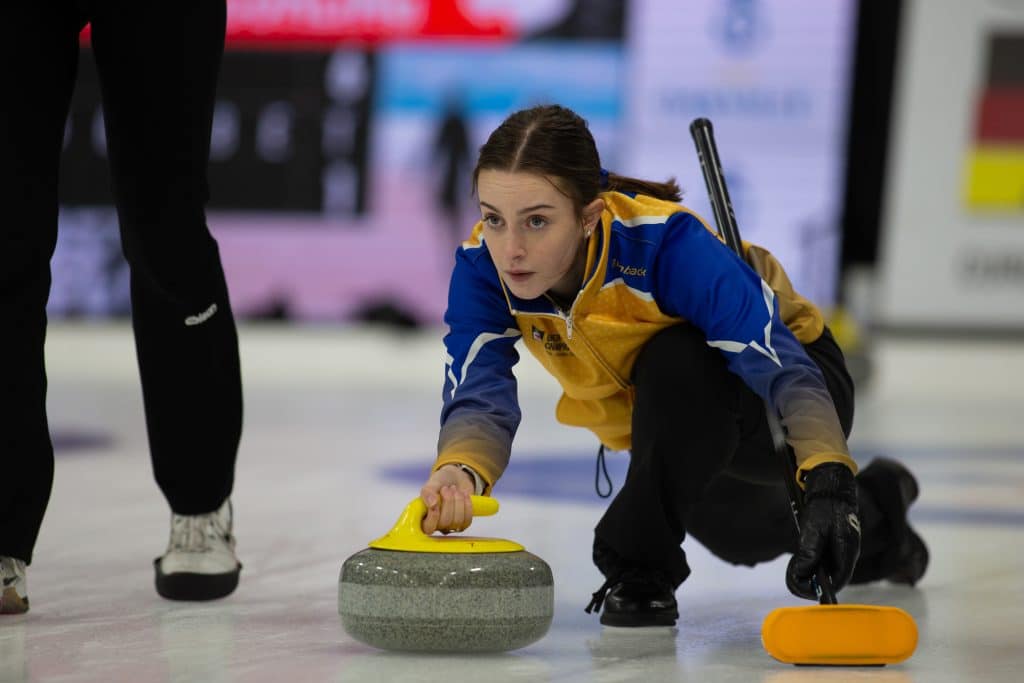 CurlingCanada's tweet photo. For the second time in just over a month, Claire Booth is earning wins on the national stage in Alberta blue and gold. Read all about it our story: https://t.co/DayGCKrXkb

#u18cc2022 https://t.co/WePIMatfs3