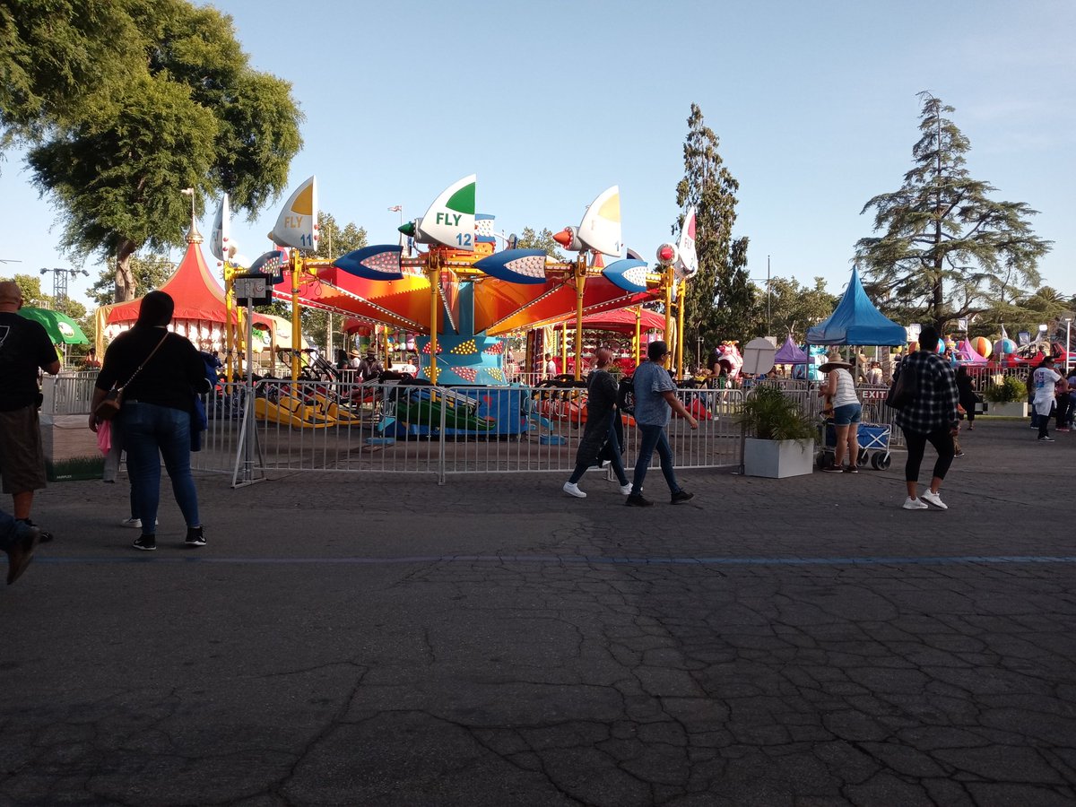 HereComsTrouble's tweet photo. @rae_diallo @jackywilliams28 @GreenBiotechie @davidh7426 🌞Thank you @rae_diallo , seen,"WAR" last night at #LAFair ~ 🎶🎼🎵🎶🎼 https://t.co/Ur9bRXmUpj