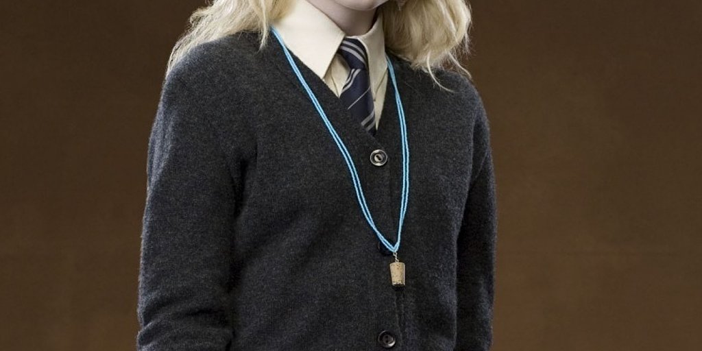 PokemonPatronum's tweet photo. Los repelentes en #PokémonPatronum tendrán el mismo diseño que el amuleto anti-nargles de Luna Lovegood. También habrá un guiño a eso en la descripción del objeto. https://t.co/qBwx8UXUCf