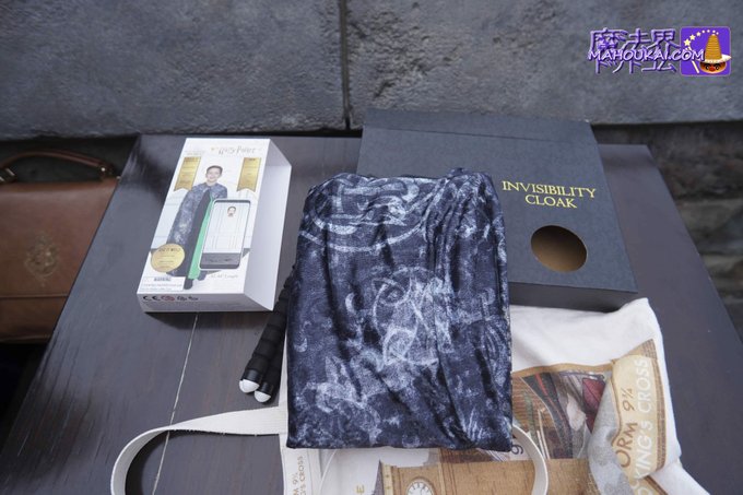透明マント Invisibility Cloak ハリー ポッター グッズ で遊んでみた 本当に透明になれる 魔法界ドットコム ハリー ポッター ファンタスティック ビースト Harry Potter Fantastic Beasts ファンサイト