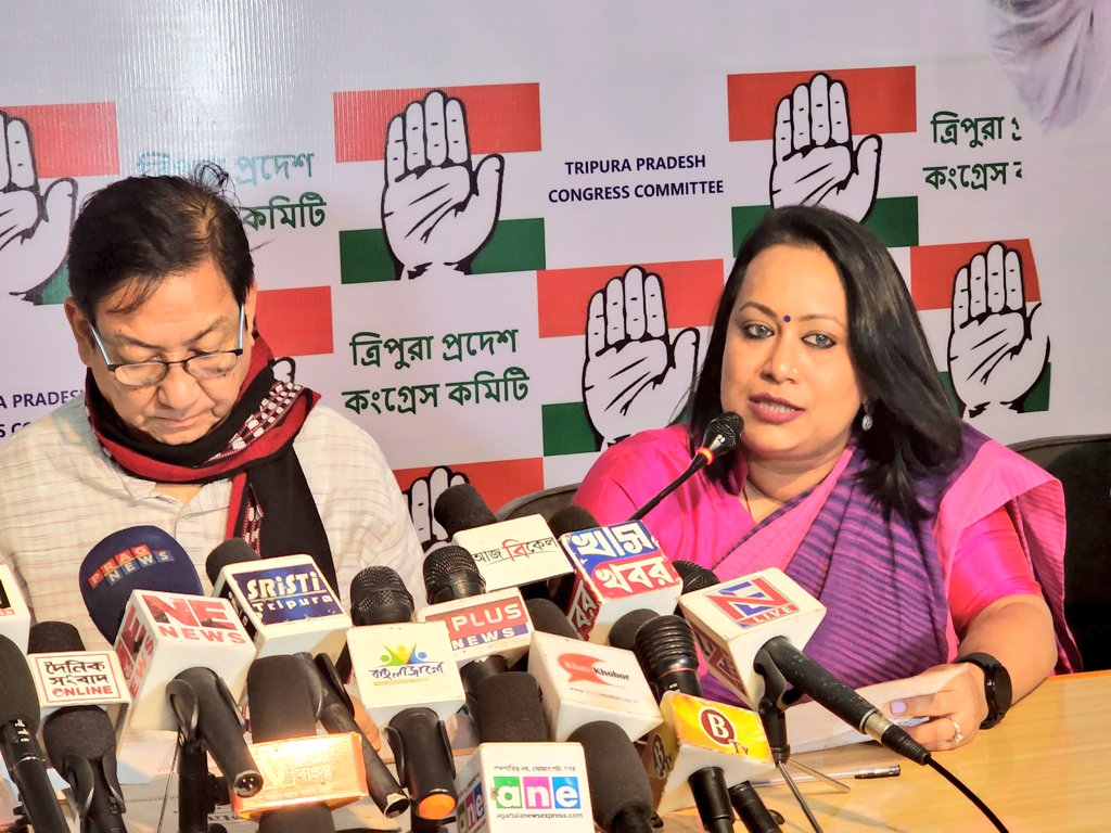 szarita's tweet photo. बीजेपी के राज में त्रिपुरा का हाल-
जनता व जनप्रतिनिधियों असुरक्षित
मां त्रिपुरेश्वरी के प्रदेश में महिलाओं व बच्चियों के साथ कुकर्म।
पुलिस व सीमा के जवानों का दुरुपयोग।
नौजवानों को टुच्चे गैंग में शामिल कर
बुज़ुर्गों की हत्याएं आये दिन 
पूरे प्रदेश की स्थिति दयनीय और दुर्दम्य। https://t.co/9r2s9tUreG