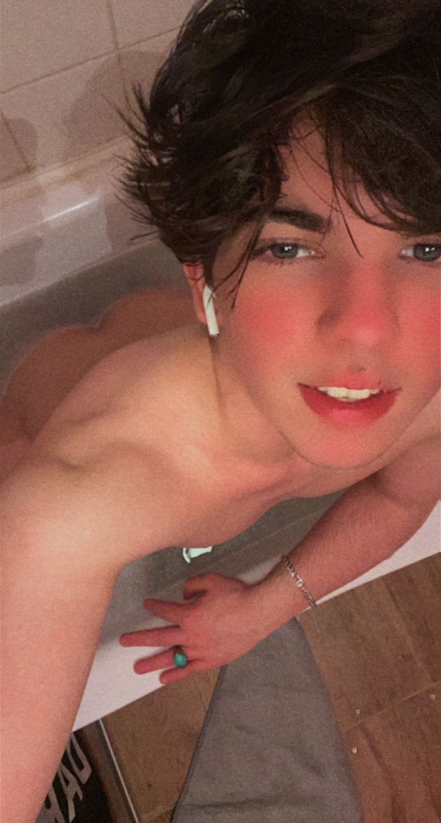 Ucasofl2's tweet photo. 20 abonnement onlyfans a gagner Rt pour tenter d’être sélectionnée 🥵🤭 https://t.co/Y9yOnAEx5m